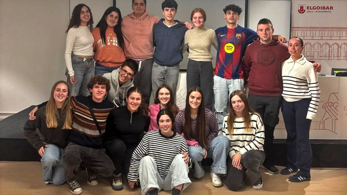 Debabarreneko 36 lagun ari dira aisialdiko begirale ikastaroa egiten