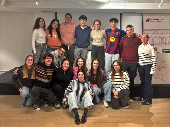 Debabarreneko 36 lagun ari dira aisialdiko begirale ikastaroa egiten