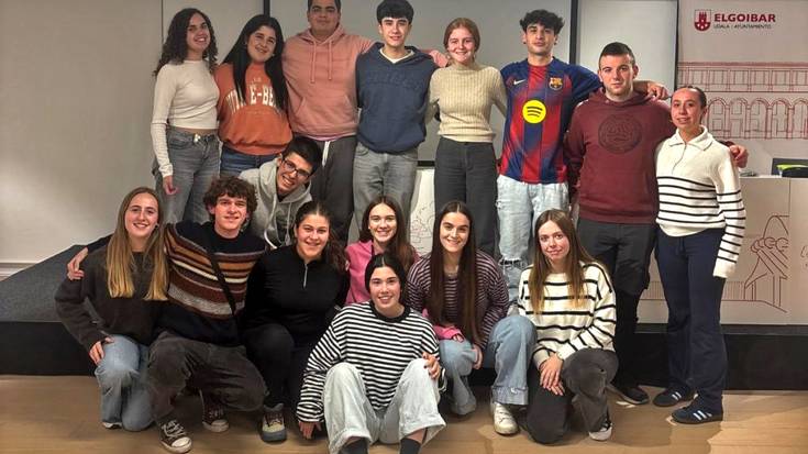 Debabarreneko 36 lagun ari dira aisialdiko begirale ikastaroa egiten