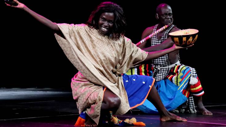 Serbia, Senegal eta Euskal Herriko dantzak batu ditu aurtengo folklore jaialdiak