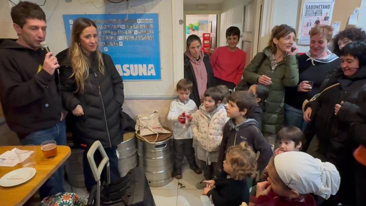 Bertso eskolako ikasleek kantatu zuten Gabon eguneko bertso poteoan