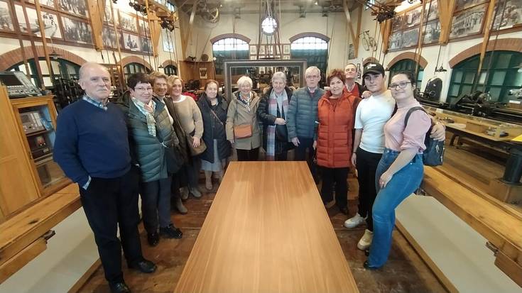Jendartekin: bi urteko kultura eta ikaskuntza
