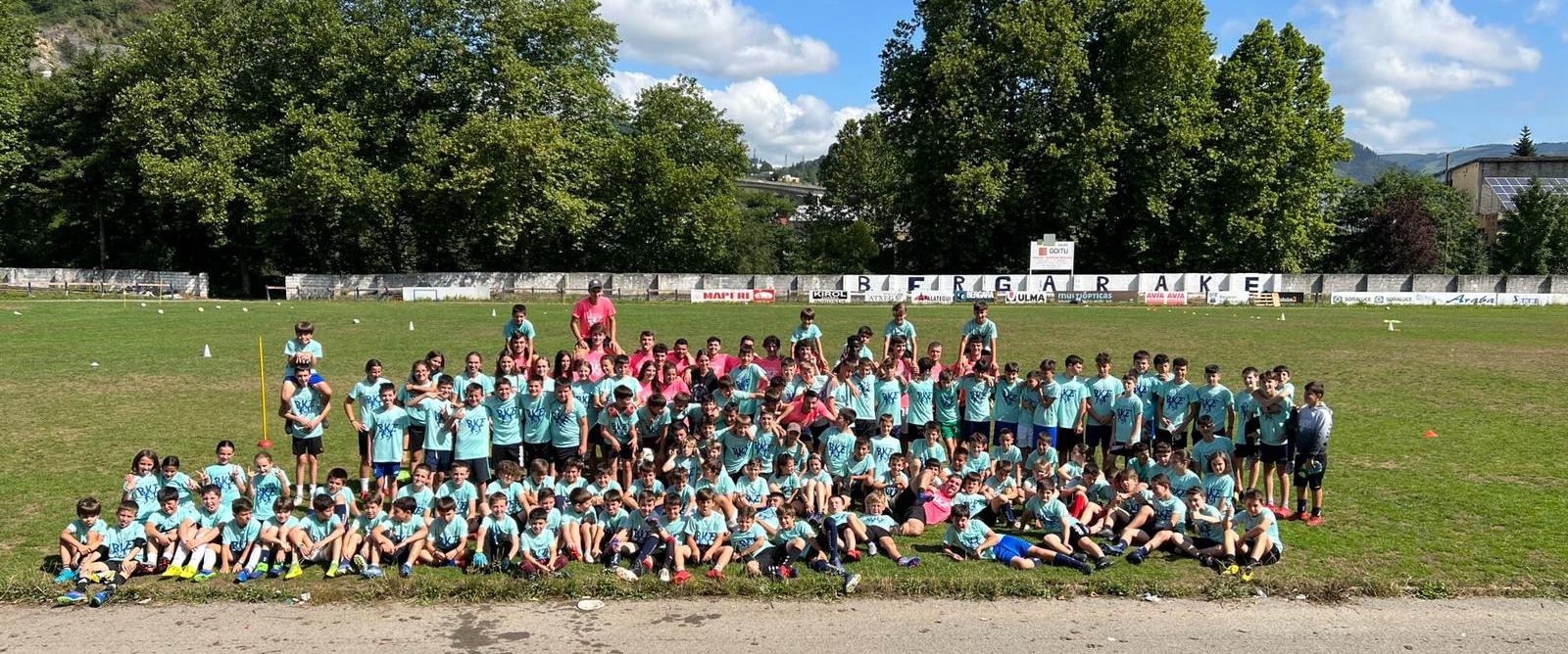 Berritasunekin dator V. Bergarako Futbol Kanpusa