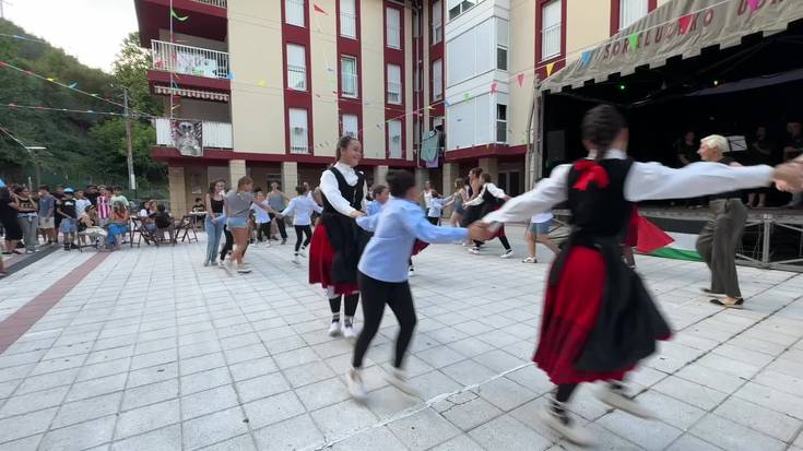 Goxo eta martxoso hasi ziren jaiak