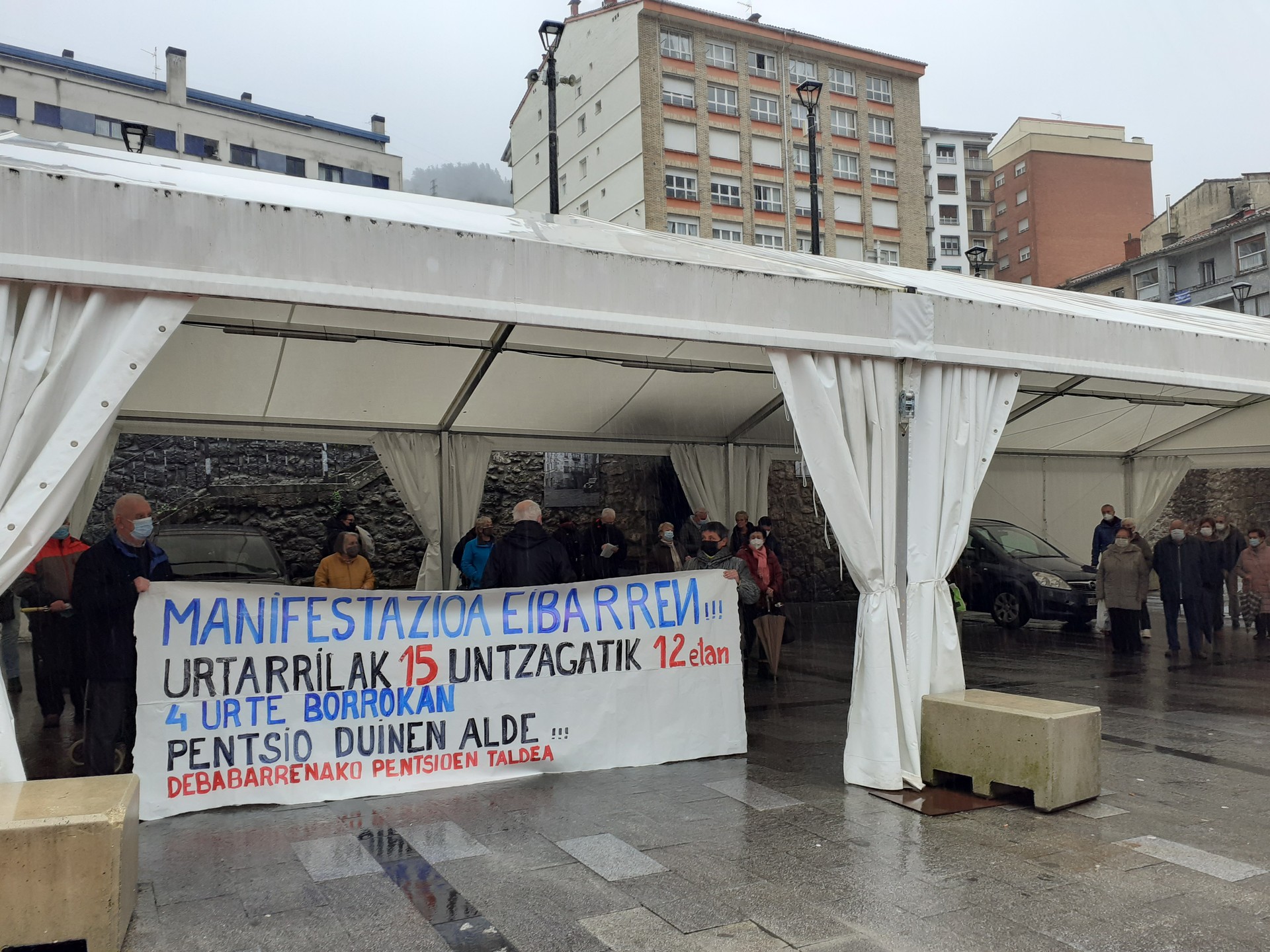 Lau urte pentsioen defentsan