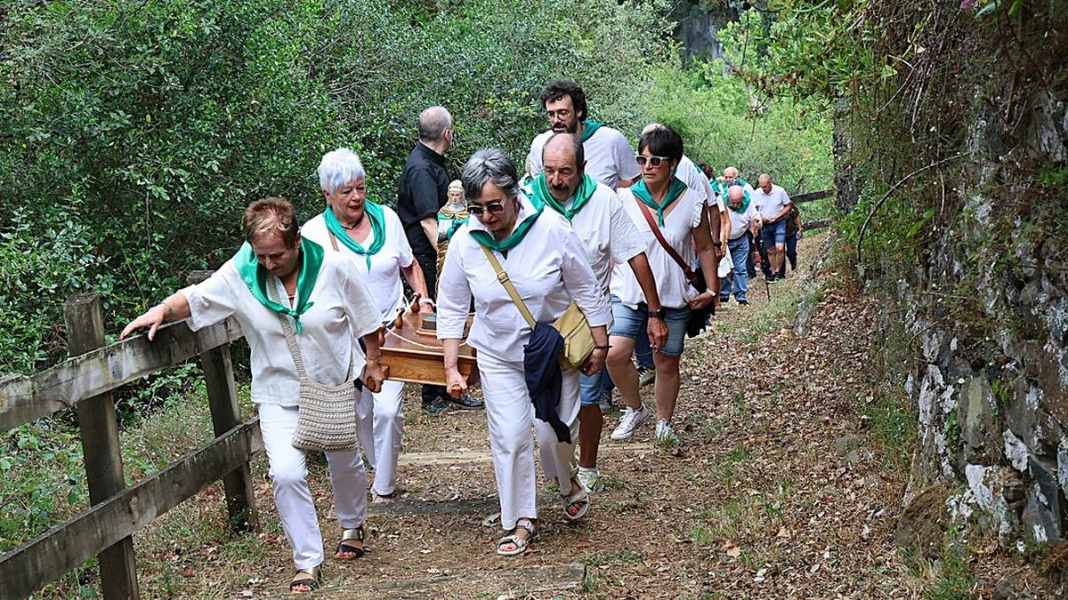 Mendaroko Santa Ana eguna, Santi Agirre argazkilari zumaiarraren begietan