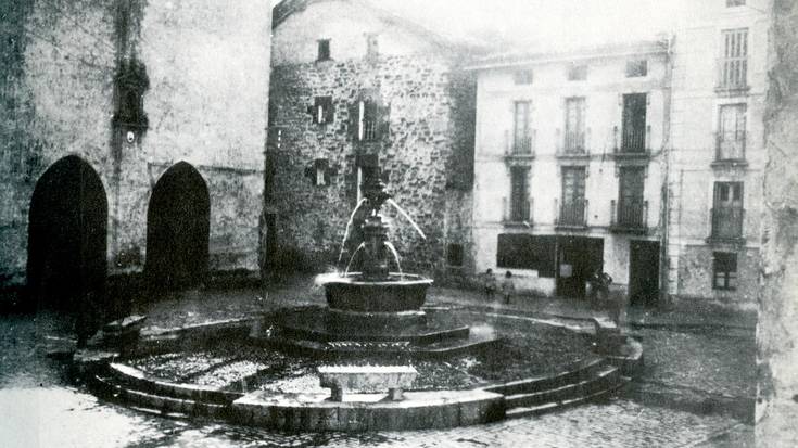 Plaza Zaharra eta Itxurrikua baserria