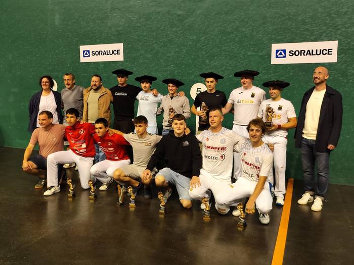 Debarroko Pilota Txapelketako finalak galdu dituzte Berguak eta Condek