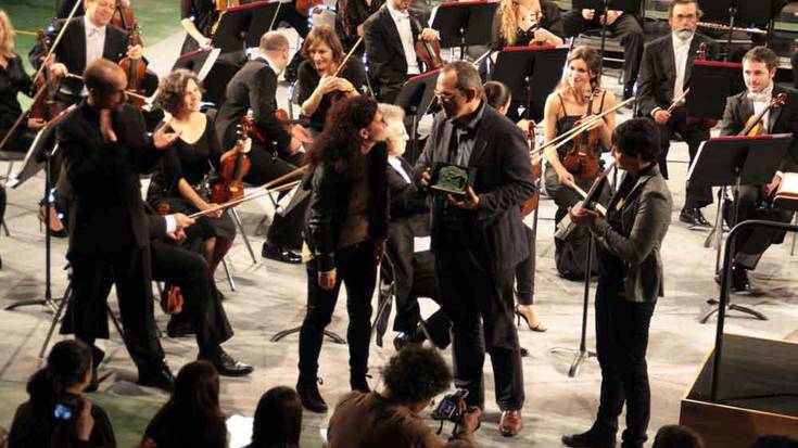 Bostehun entzule baino gehiago batu ziren orkestra sinfonikoak barixakuan eskaini zuen kontzertura