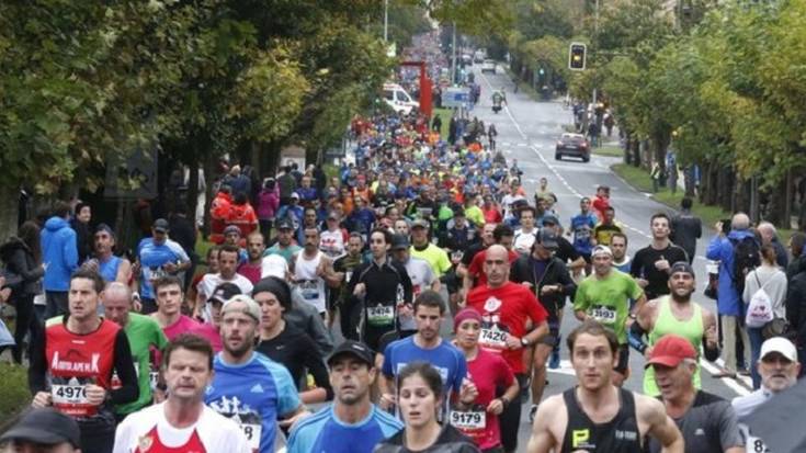 Makina bat elgoibartar eta mendaroar Behobia-Donostia lasterketan