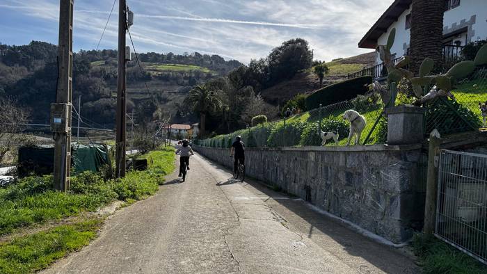 Artzabalgo bi herri-bide konpontzeko lanen lizitazio prozesua, zabalik