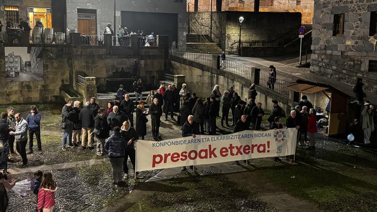 “Iraganeko politikak alde batera” utzi “benetako etorkizunari begira” jartzeko