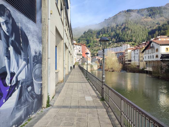 Soraluzeko EAJ-PNVk Iturburu pasealekuko argiak berritzea proposatu du segurtasuna eta ikuspena hobetzeko