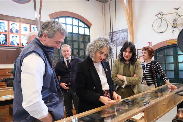 Makina‑Erremintaren Museoan bisitan izan da Ibone Bengoetxea lehen lehendakariordea
