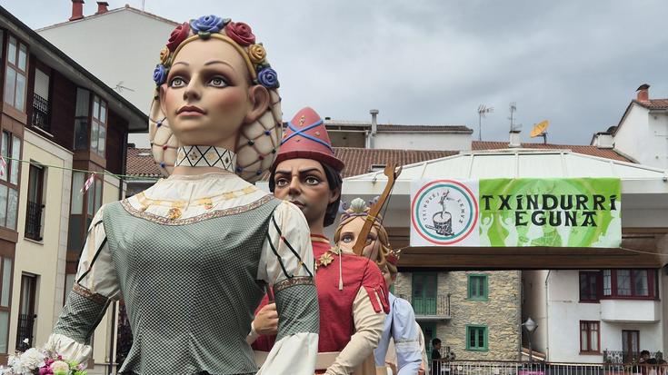 Hiru eguneko festa mende erdiko ibilbidea ospatzeko