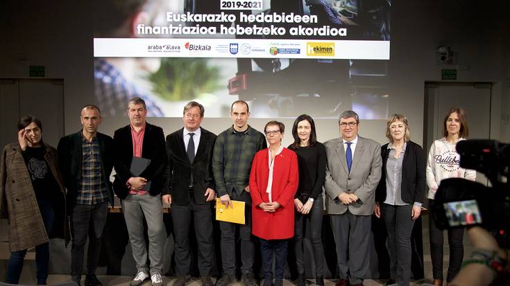 Euskarazko hedabideen jarduera diruz laguntzeko hitzarmen berria aurkeztu dute