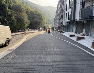 Ezustekorik ez bada, urrian bertan bukatuko dituzte Ezozibideko urbanizazio lanak