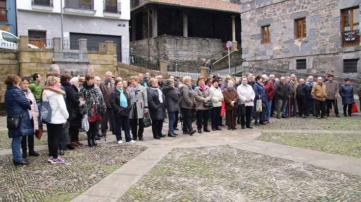 Pentsiodunak haserre eta kezkatuta