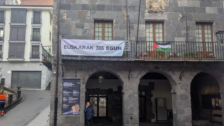 Euskararen Nazioarteko Egunaren harira, adierazpen instituzionala: euskara ZUGAN, NIGAN, GUGAN