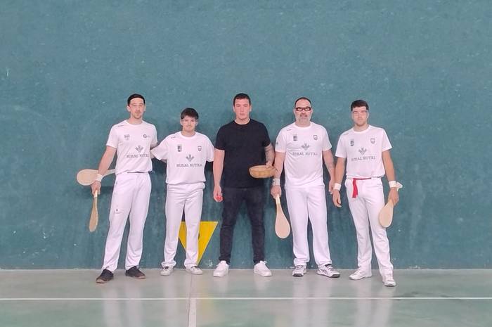 Final-zortzirenetara sailkatu dira Soraluze Pilota Elkarteko palariak