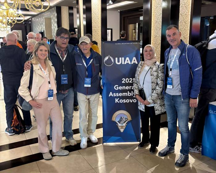 Euskal Mendizale Federazioaren ordezkarietako bat izan da Iratxe Osoro, Mendiko Elkarteen Nazioarteko Batasunaren urteroko batzar nagusian, Kosovon