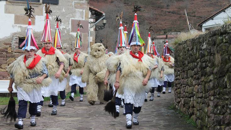Gaurtik aurrera, otsailak 2, erakusketa aretoan ikusgai egongo da "Euskal Aratosteak ezagutzen" erakusketa