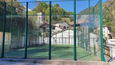 Padel pistarako estalkia hornitu eta muntatzea lehiaketara atera du Soraluzeko Udalak