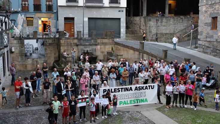 Palestinari elkartasuna erakutsi zioten, Israel egiten ari dena salatzeaz batera