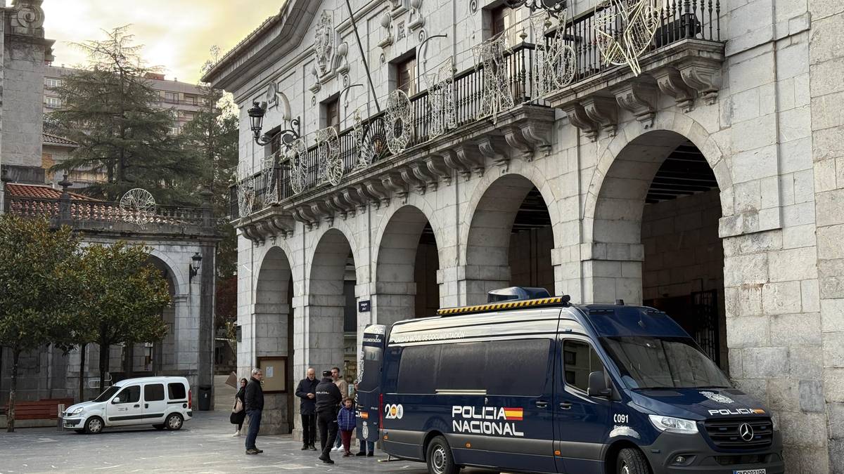 Erantzun ona eman du Nortasun agiria eta pasaportea Elgoibarren bertan berritzeko deialdiak