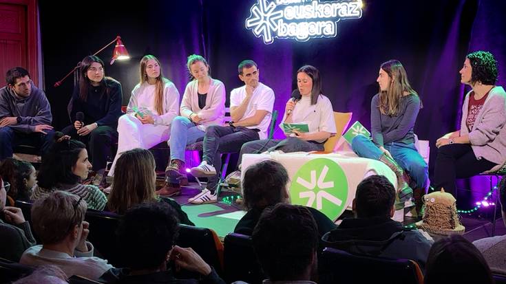 Zuhatza Debako Euskaltzaleon Mugimenduaren aurkezpen ekitaldia, bideoan