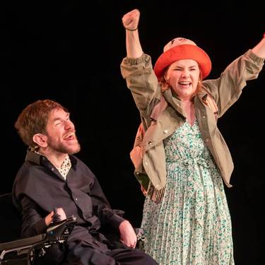 Badakizu plastikozko loreak ez dira inoiz bizi izan, ezta?