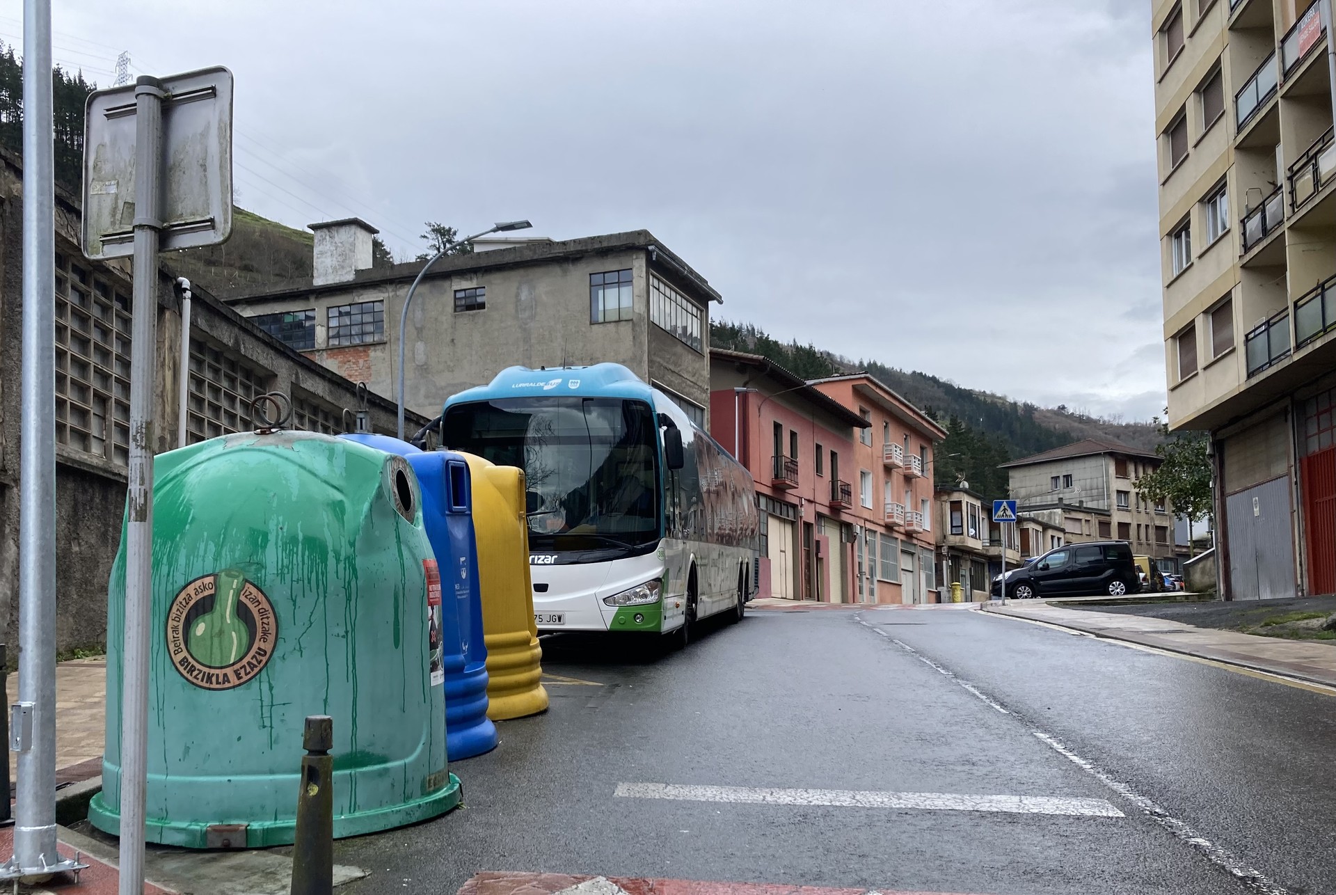 PESAko autobusen egoera "eskasa" salatu du ELAk