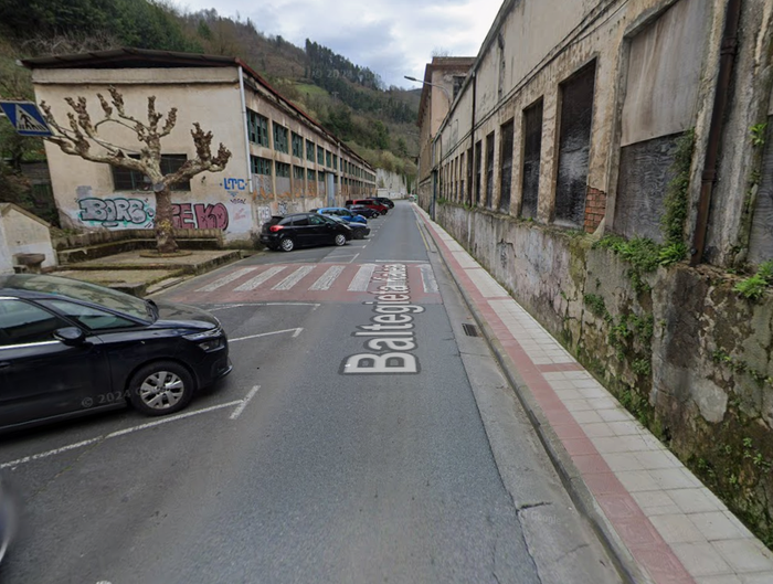 Eguaztenean, apirilaren 22an, hasiko dira SAPAko aparkalekuak lekuz aldatzeko lanak