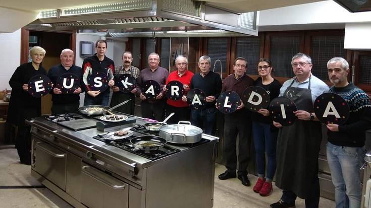 Elkarte gastronomikoek ere ateak itxiko dituzte bihar Mendaron, koronabirusagatik
