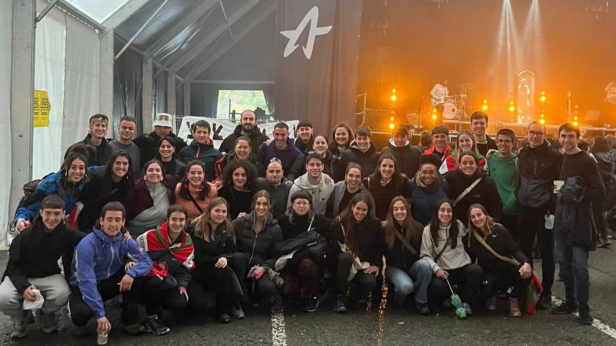 Ernairen Gazte Topagunearen aurkezpena, gaur, Mutrikun eta Deban