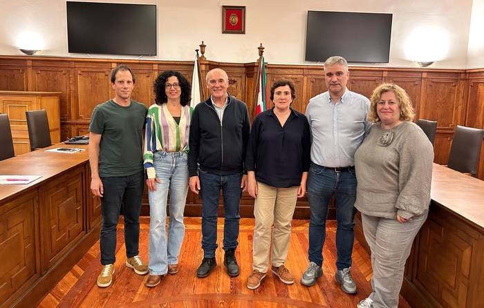 Andima Egañak zinegotzi kargua hartu du Debako Osoko Bilkuran