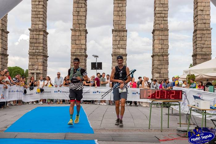 Madrid eta Segovia arteko 102 kilometroko mendi lasterketa bukatu dute Juanan Martinek eta Jon Perez Cortesek