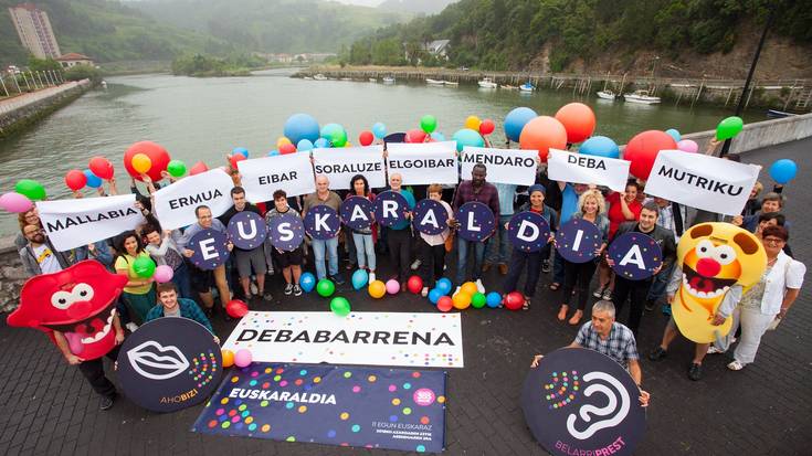 Debabarrena elkarlanean prestatzen ari da Euskaraldia