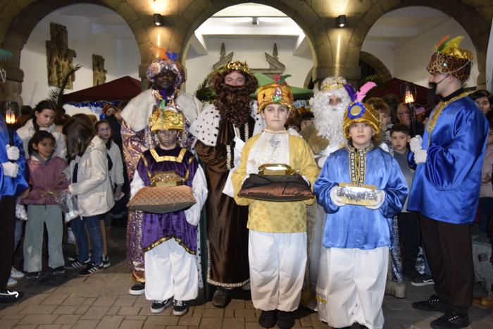 Errege kabalgaratako apaingarrien tailerra