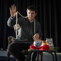Magia ikuskizuna: Iago Mago