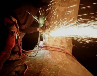 Morkaikuko gurutzea eraisteko lanak jasotzen dituen bideoa zabaldu dute ekintzaileek