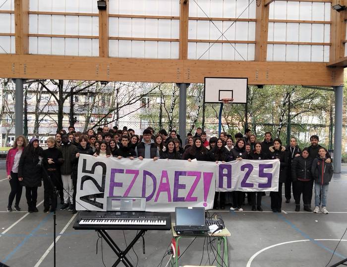 Indarkeria matxistaren kontrako aldarria ozen entzun da Elgoibar BHI institutuan