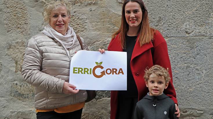 Begoña Elizondo eta Nerea De La Cruz izan dira inauterietako argazki zozketan sarituak