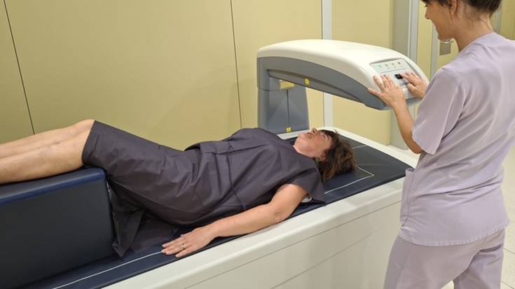 Dentsiometroa instalatu dute Eibarko Ospitalean, hezur-gaixotasunen diagnostikoa hobetu eta arintzeko
