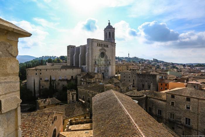 Hasi da jendea Costa Bravako bidaiarako izena ematen