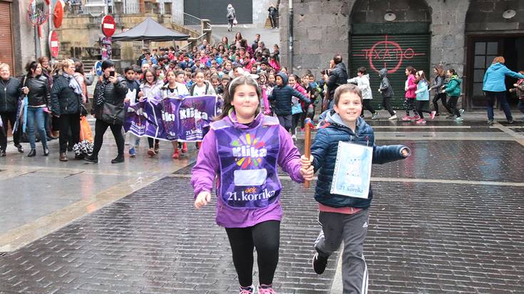 Bihar ehunka umek eta gaztek parte hartuko dute Soraluzeko Korrika Txikian