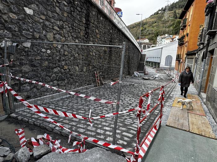 Bihar jarraituko dute Baltegietako obrarekin
