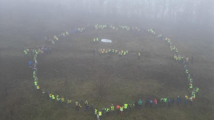 Apirilaren 16an, Basalgo zentral eolikoari buruzko agerraldia Batzar Nagusietan