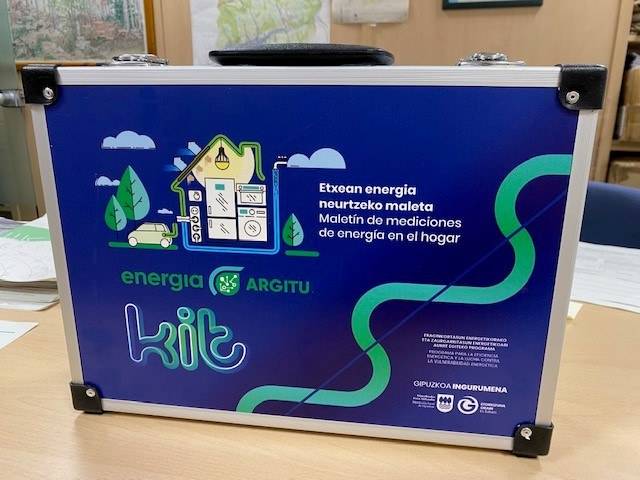 Etxeko energia kontsumoa neurtzeko erremintak jarri dituzte herritarren eskura udalek eta Debegesak