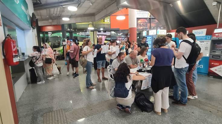 Autobusen greba bertan behera laga dute, greba egiteko “gutxieneko bermeak” ez direlako betetzen